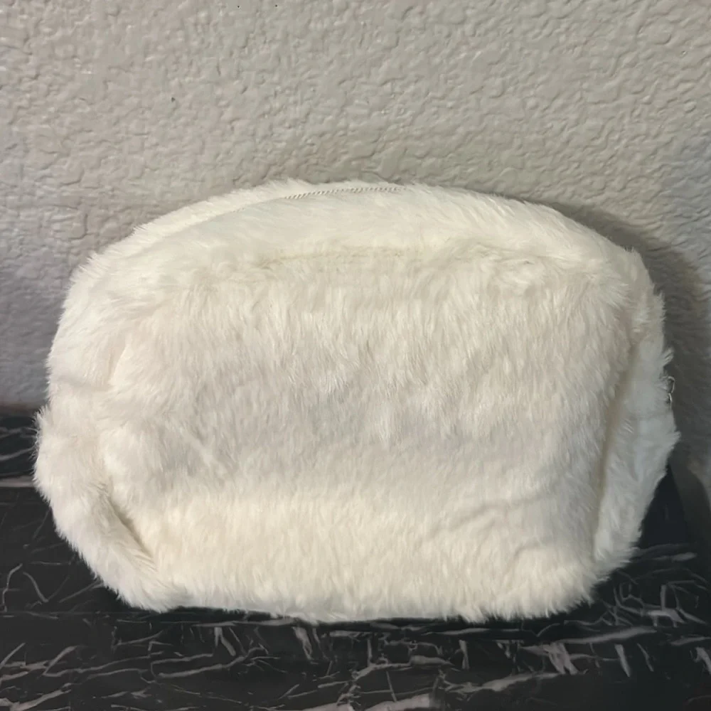 Forever 21 x Sanrio Hello Kitty plush makeup bag NWT